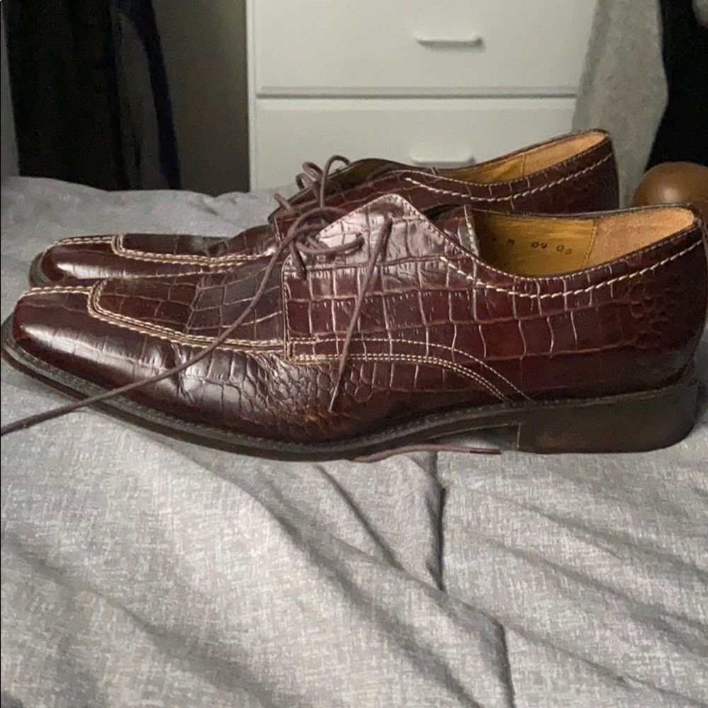 A paid of nice dress up shoes